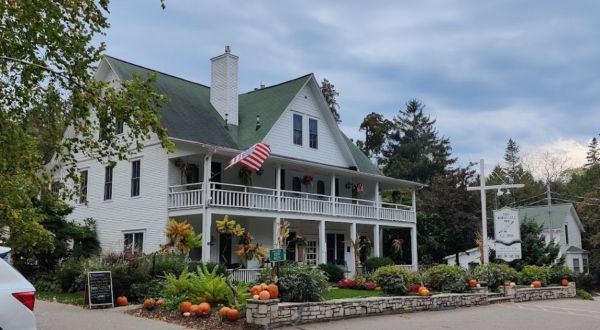 Few People Know One Of The Nicest Restaurants In America Is Hiding In Small-Town Wisconsin