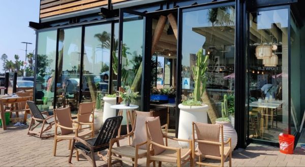 Few People Know One Of The Nicest Restaurants In America Is Hiding In Southern California’s Cardiff By The Sea