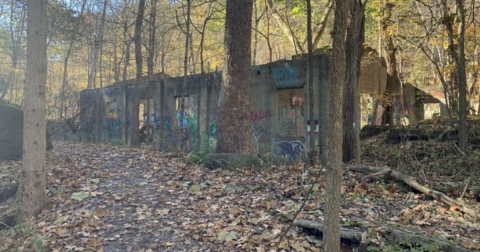 The Creepiest Hike Near Pittsburgh Takes You Through The Ruins Of An Abandoned Factory