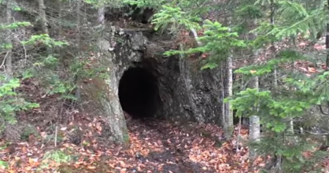 This Abandoned Copper Mine In New Hampshire Is Like Nothing You've Seen Before