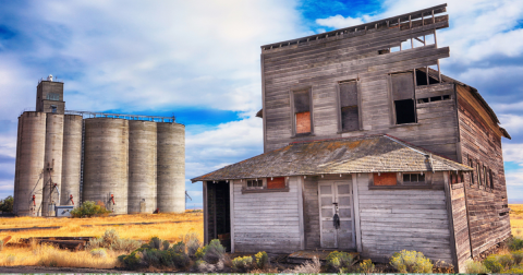Take A Thrilling Road Trip To The 8 Most Abandoned Places In Oregon