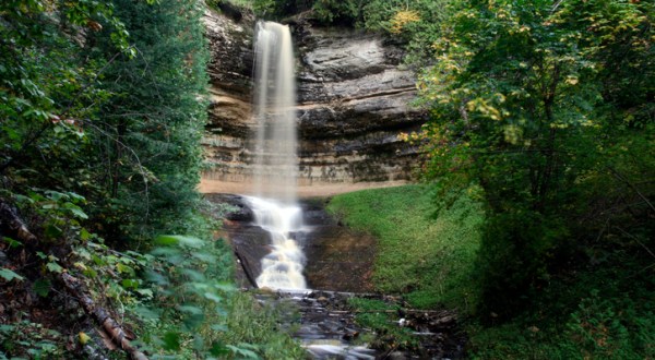 5 Of The Greatest Scenic Hiking Trails In Michigan For Beginners