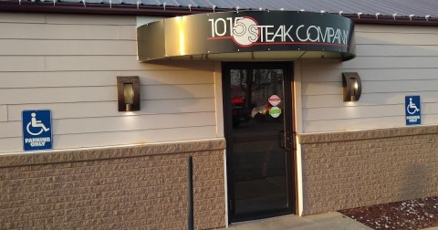 Few People Know One Of The Nicest Restaurants In America Is Hiding In Small-Town Iowa