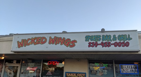 The Tastiest Wings In Florida Can Be Found At This Unexpected Hideaway