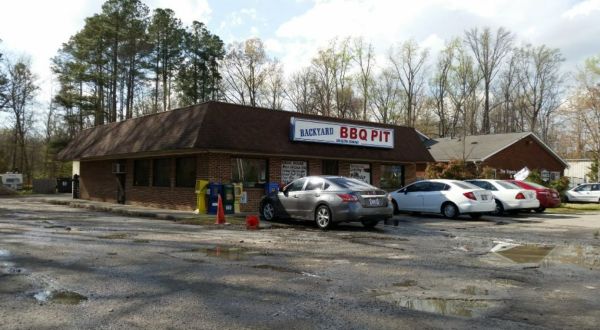 This Tiny Restaurant In North Carolina Always Has A Line Out The Door, And There’s A Reason Why