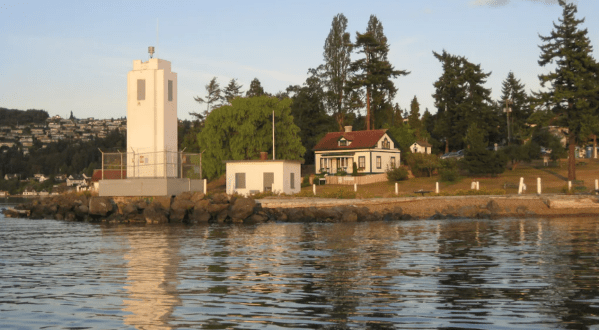 There’s A Lightkeeper’s Cottage Vrbo In Washington And You Can Spend The Night As An Honorary Lightkeeper