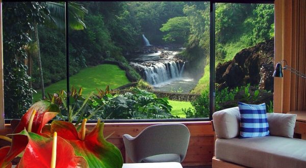 There’s A Riverside VRBO In Hawaii And It’s Just Like Spending The Night Outside In The Jungle