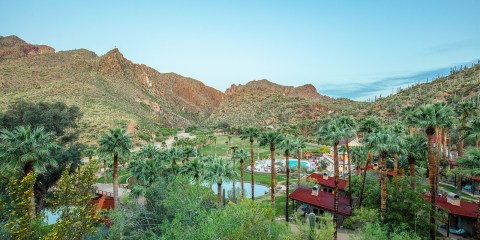 Celebrities Used To Flock To This Tiny Arizona Town To Experience Its Healing Mineral Waters