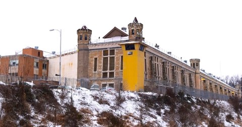 This Abandoned Iowa Prison Is Thought To Be One Of The Most Haunted Places On Earth