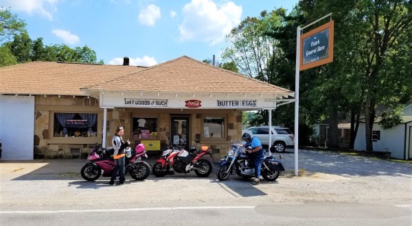 This Old-Time General Store Is Home To The Best Bakery In Arkansas