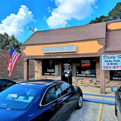 The One Greek Restaurant In Arkansas With Surprisingly Delicious Burgers