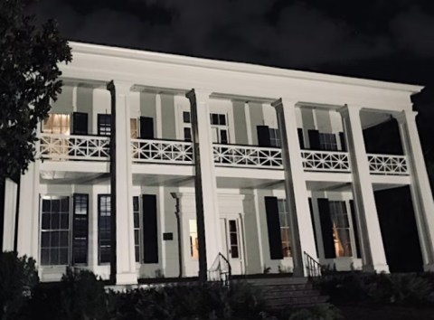 This Ghost Hunt In A Former Alabama Plantation House Isn’t For The Faint Of Heart