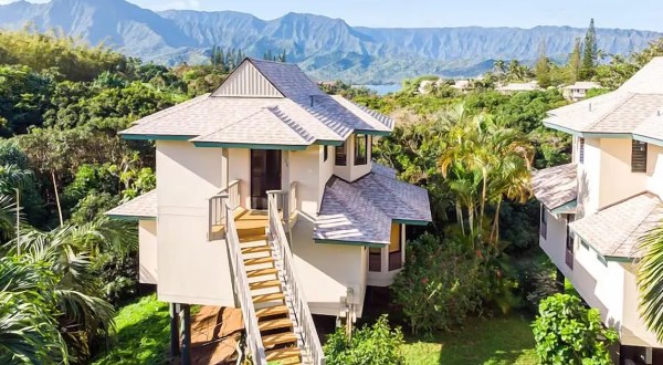 Get Away From It All Each Month Of The Year With These 12 Magnificent Escapes In Hawaii