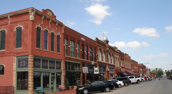 This Walkable Stretch Of Shops And Restaurants In Small-Town Guthrie, Oklahoma Is The Perfect Day Trip Destination