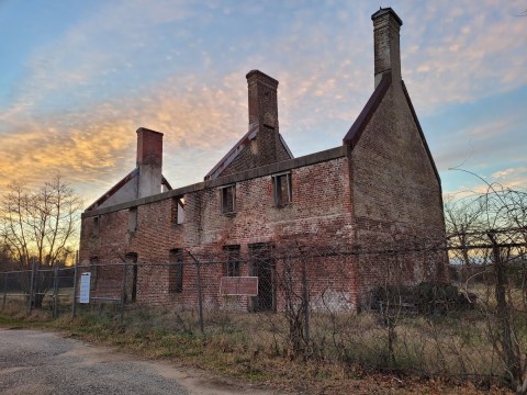 This Fascinating Maryland Mansion Has Been Abandoned And Reclaimed By Nature For Decades Now