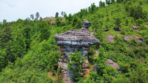 There's A Rock Formation In Arkansas That Looks Just Like The Egyptian Sphinx, But Hardly Anyone Knows It Exists