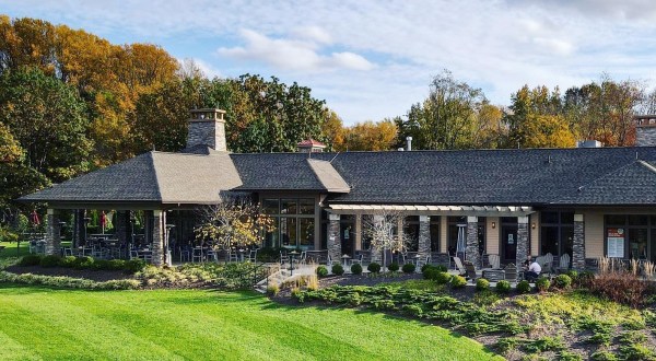 This Hidden Restaurant On A Maryland Golf Course Is A Must-Try
