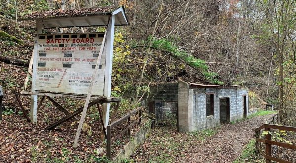The Creepiest Hike In West Virginia Takes You Through The Ruins Of An Abandoned Town