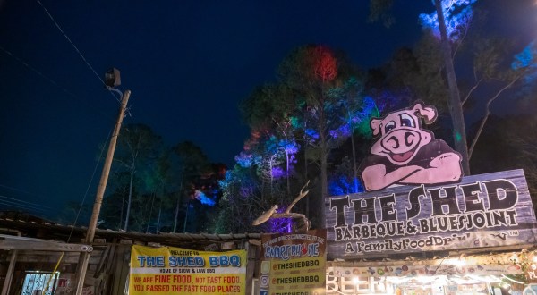 This Rustic Junk Yard Restaurant In Mississippi Serves Up Heaping Helpings Of BBQ