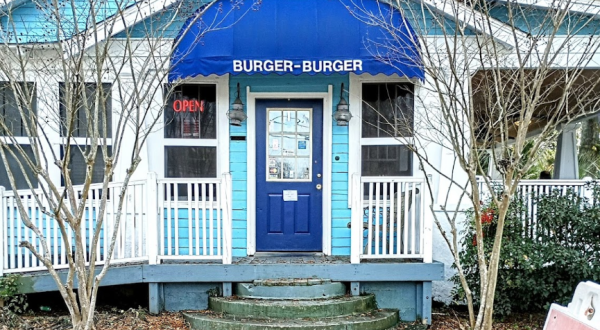 Taste The Best Burgers On The Gulf Coast At This Unassuming Mississippi Burger Joint