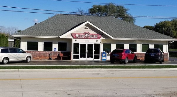 Locals Are Obsessed With The Mouthwatering Breakfast Options At This Unassuming Wisconsin Restaurant