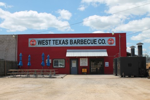 Some Of The Most Mouthwatering BBQ In Michigan Is Served At This Unassuming Local Gem