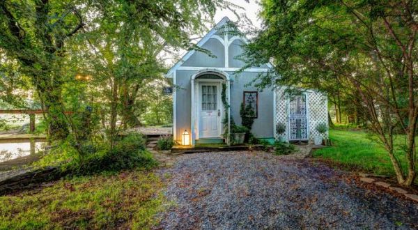 Visit The Le Petit Chateau, On A Beautiful Property In Tennessee