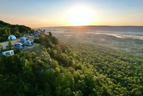 There's A Breathtaking Glamping Farm Tucked Away Near Several Tennessee State Parks