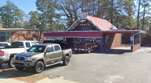 Open For More Than Half A Century, Dining At Tony’s Pizzalicious In South Carolina Is Always A Timeless Experience