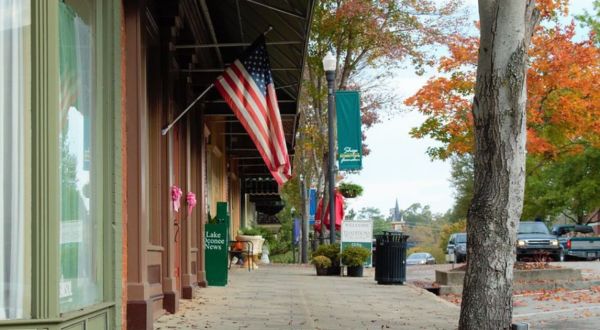 The Small Town In Georgia Boasting World-Famous Pie Is The Sweetest Day Trip Destination
