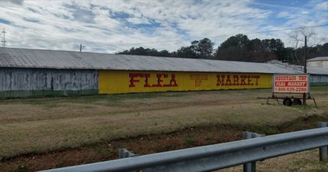 One Of The Biggest And Best Flea Markets In Alabama Is Mountain Top Flea Market
