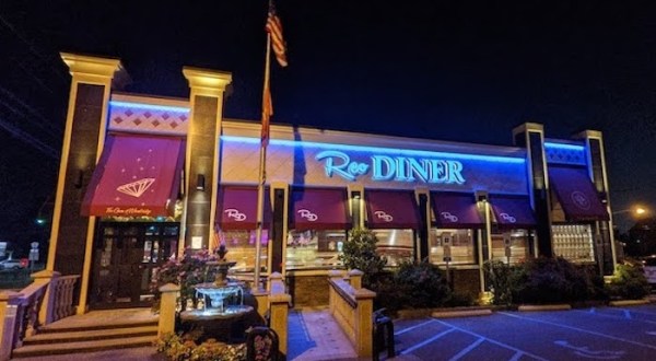 Countless Celebrities Have Loved This Iconic New Jersey Diner For Decades