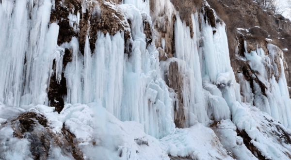 The Little-Known Park In Idaho That Transforms Into An Ice Palace In The Winter