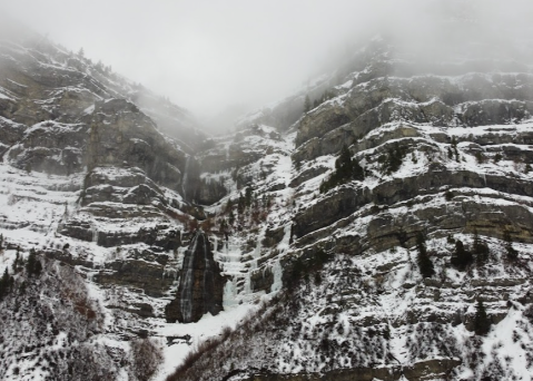 The Park And Waterfall In Utah That Transforms Into An Ice Palace In The Winter