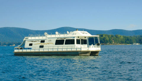 Take A Virginia Vacation On A Floating Houseboat On Smith Mountain Lake