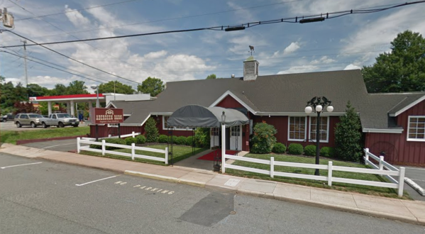 This Rustic Barn Restaurant In Virginia Serves Up Heaping Helpings Of Delicious Cooking