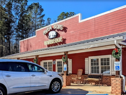 Locals Are Obsessed With The Mouthwatering BBQ At This Unassuming South Carolina Restaurant