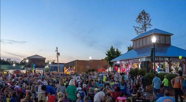 Every Spring, Thousands Flock To This Georgia City For The Pine Tree Festival