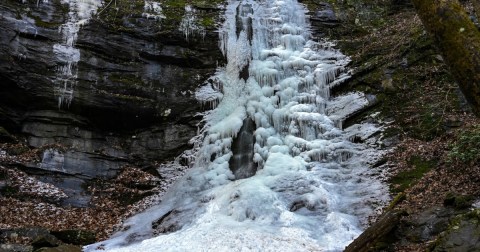 The Marvelous 1-Mile Trail In Tennessee Leads Adventurers To A Little-Known Waterfall