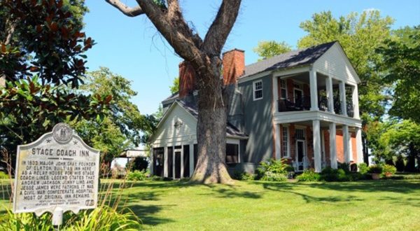 Built In 1833, The Stagecoach Inn Is A Historic B&B In Kentucky That Was Once A Stop Along The Trail Of Tears