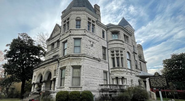 Explore The Haunts And Hauntings Of Old Louisville In Broad Daylight On This Only-In-Kentucky Tour