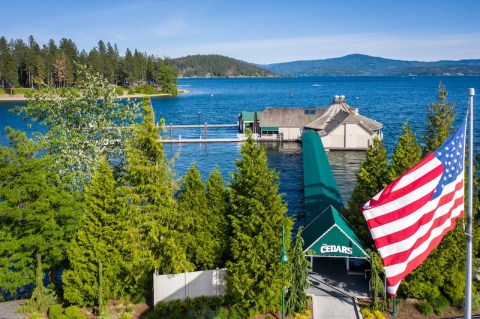 Open For More Than Half A Century, Cedars Floating Restaurant In Idaho Is Always A Timeless Dining Experience