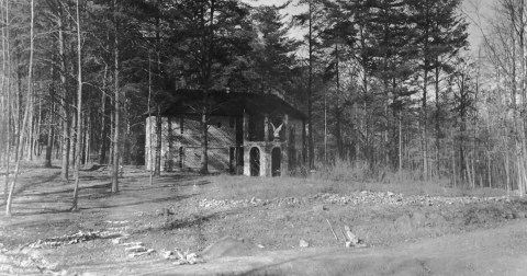 A Visit To The Abandoned Ruins Of A Famous Georgia Murder Will Terrify You