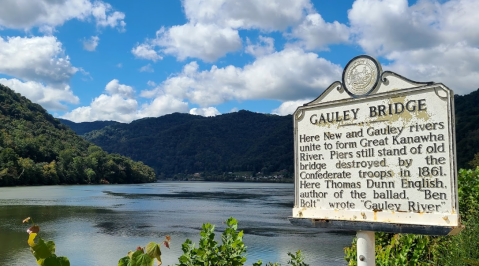 You'd Never Know One Of The Most Incredible Natural Wonders In West Virginia Is Hiding At This Tiny Park