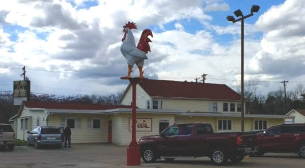 Open For More Than Half A Century, Lee’s Chicken In Nebraska Is A Timeless Dining Experience
