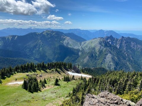 Discover A Little-Known Natural Wonder In Washington On The 3.2-Mile Switchback Trail