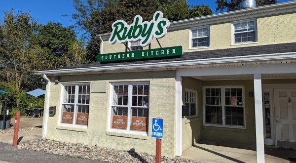 The Cafeteria-Style Restaurant With Some Of The Best Home-Cooked Food In Maryland