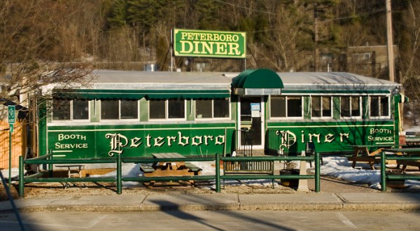 You Can Still Enjoy A Classic Diner Experience At This Old School Eatery In New Hampshire