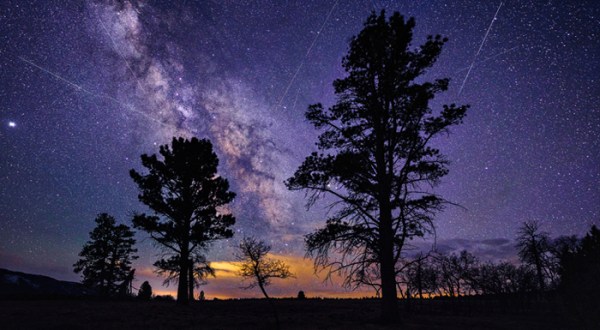 The New Hampshire Sky Will Light Up With Meteors In April During The Lyrids Meteor Shower