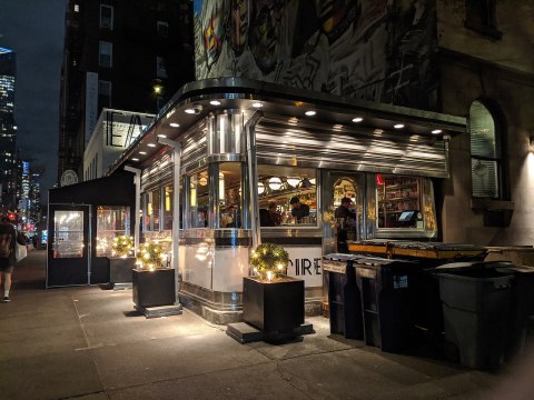 Countless Celebrities Have Loved This Iconic New York Diner For Decades